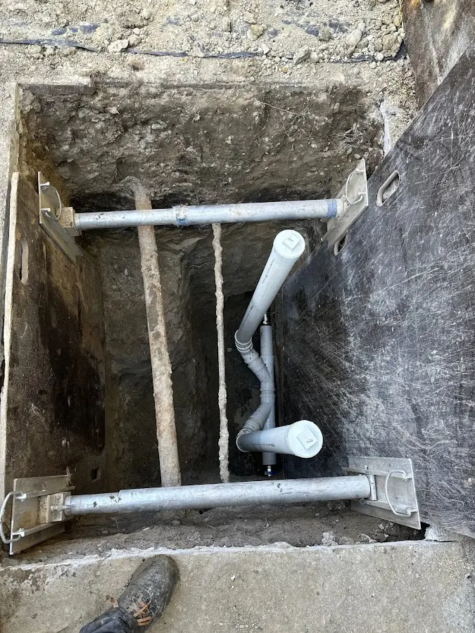Experienced plumber completing Drain Cleaning work in East Petersburg